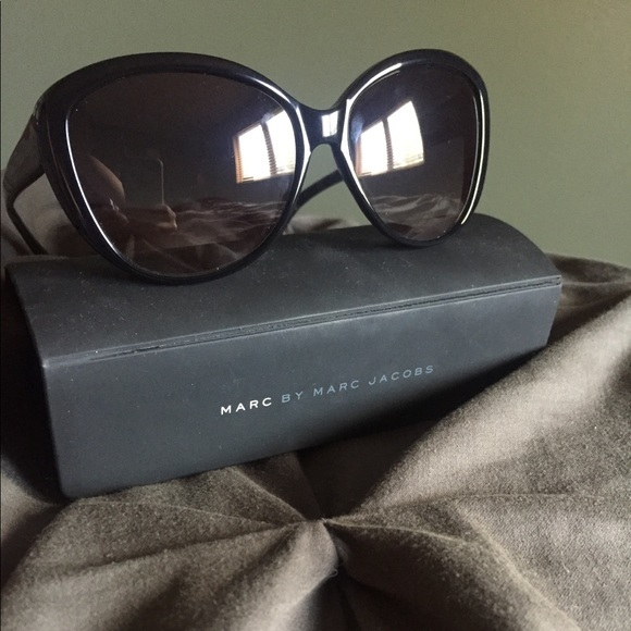 Marc By Marc Jacobs Accessories - Marc by Marc jacobs black sunglasses